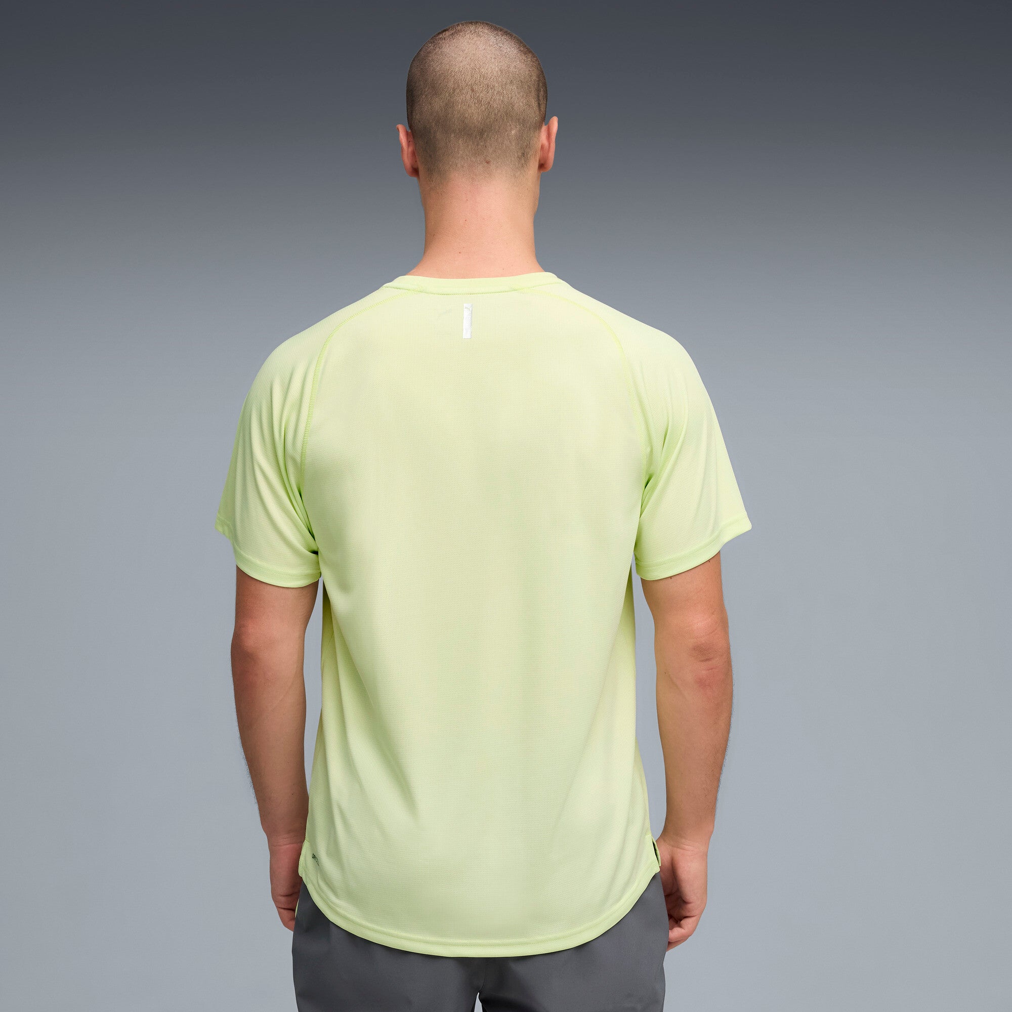 PUMA PWRTRAIN training tee men in apple spritz — model shot 2