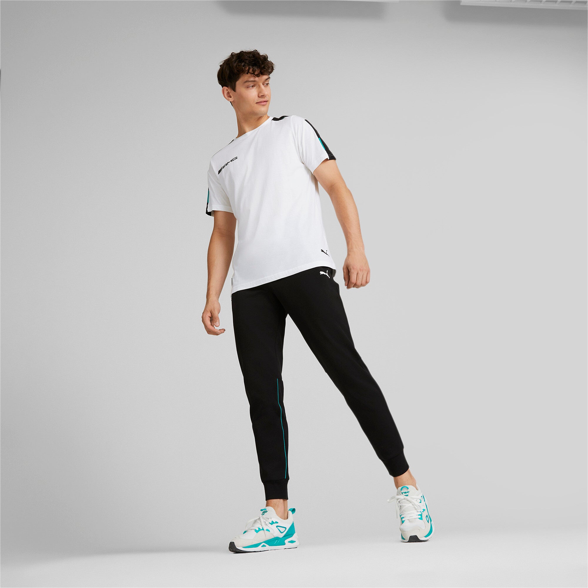 Puma mercedes-amg petronas motorsport formula one sweatpants men in black - Model Shot 01