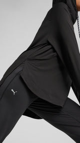 Puma modest joggers in black - Model Shot 02