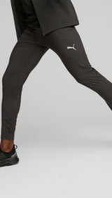 Puma run favourite tapered running pants men in black - Model Shot 01