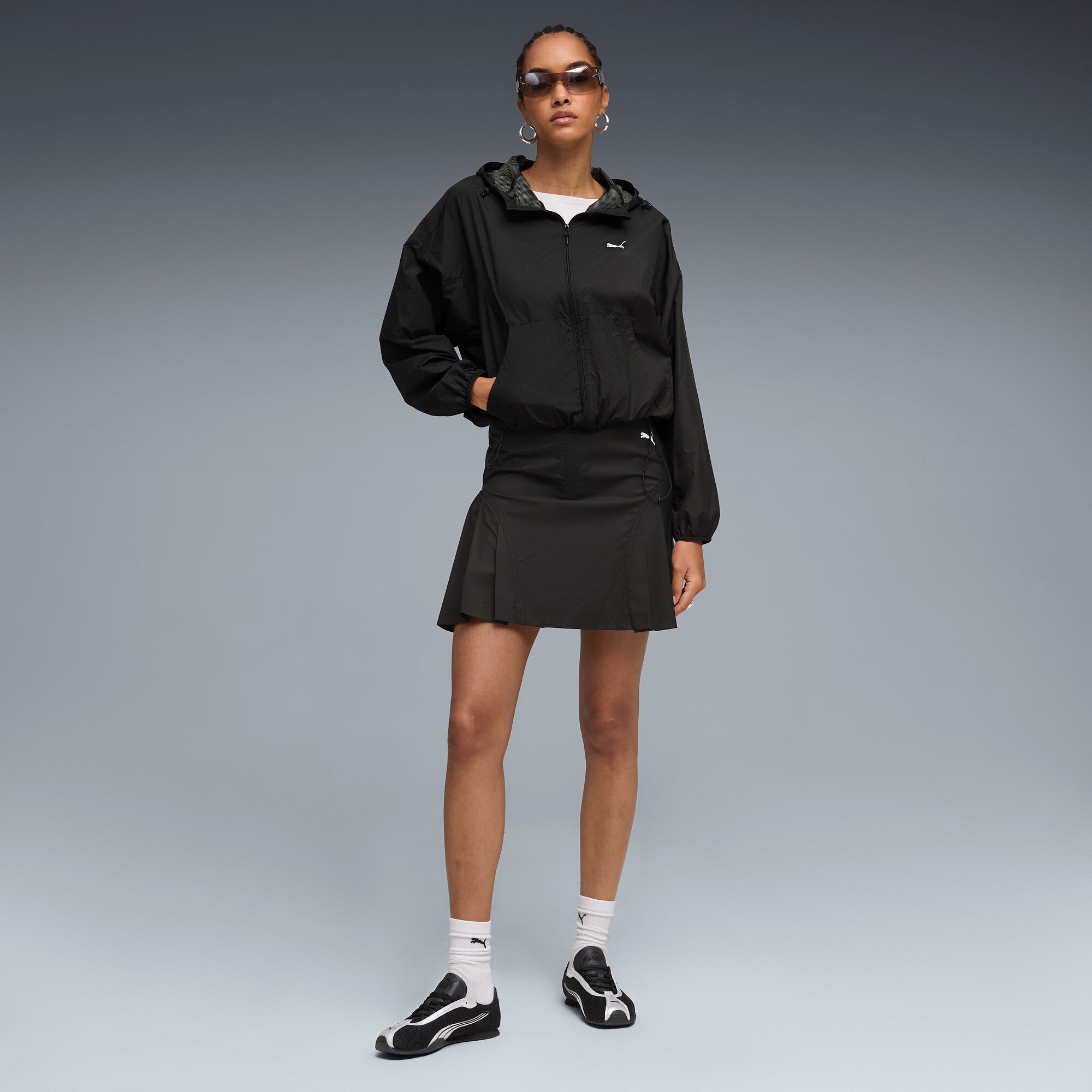 PUMA PUMATECH sense oversized windbreaker women in black — model shot 3