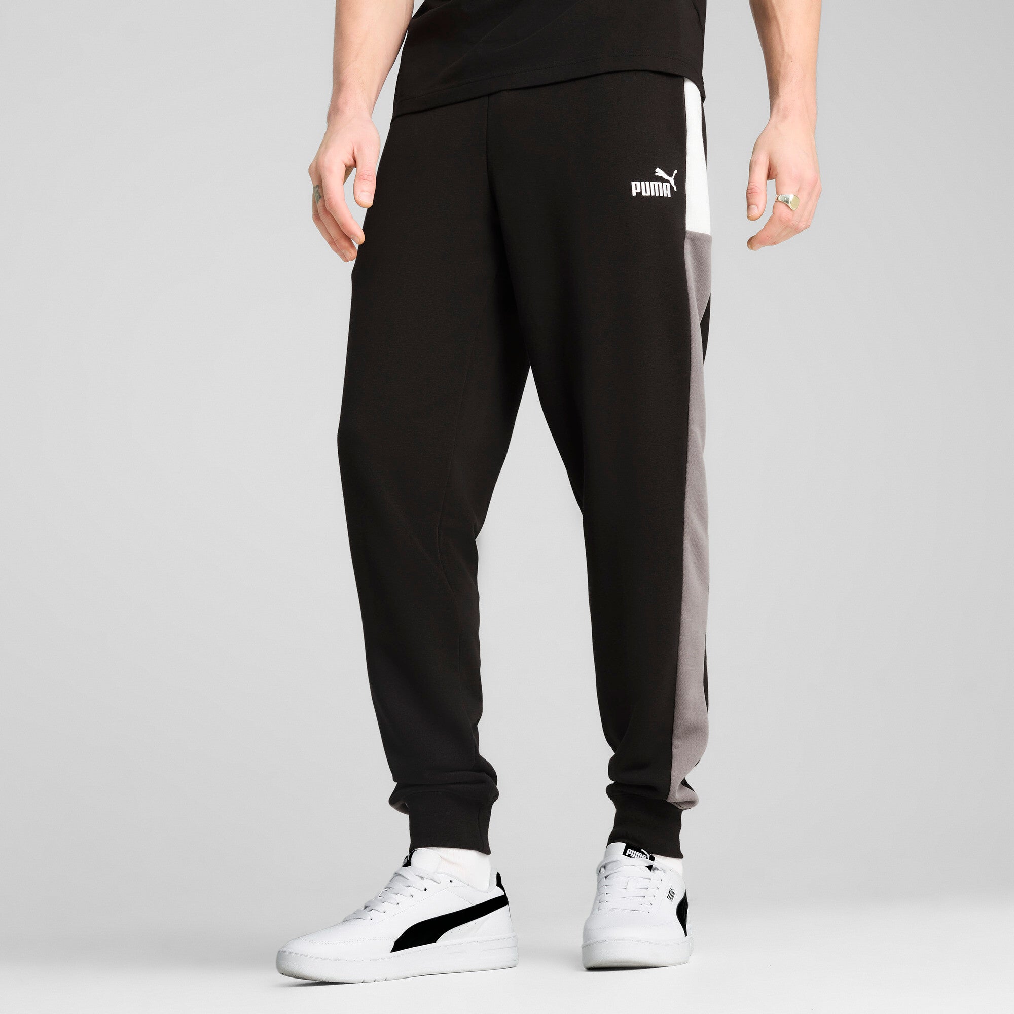 PUMA ESSENTIALS block sweatpants - black