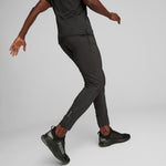 Puma run favourite tapered running pants men in black - Model Shot 03