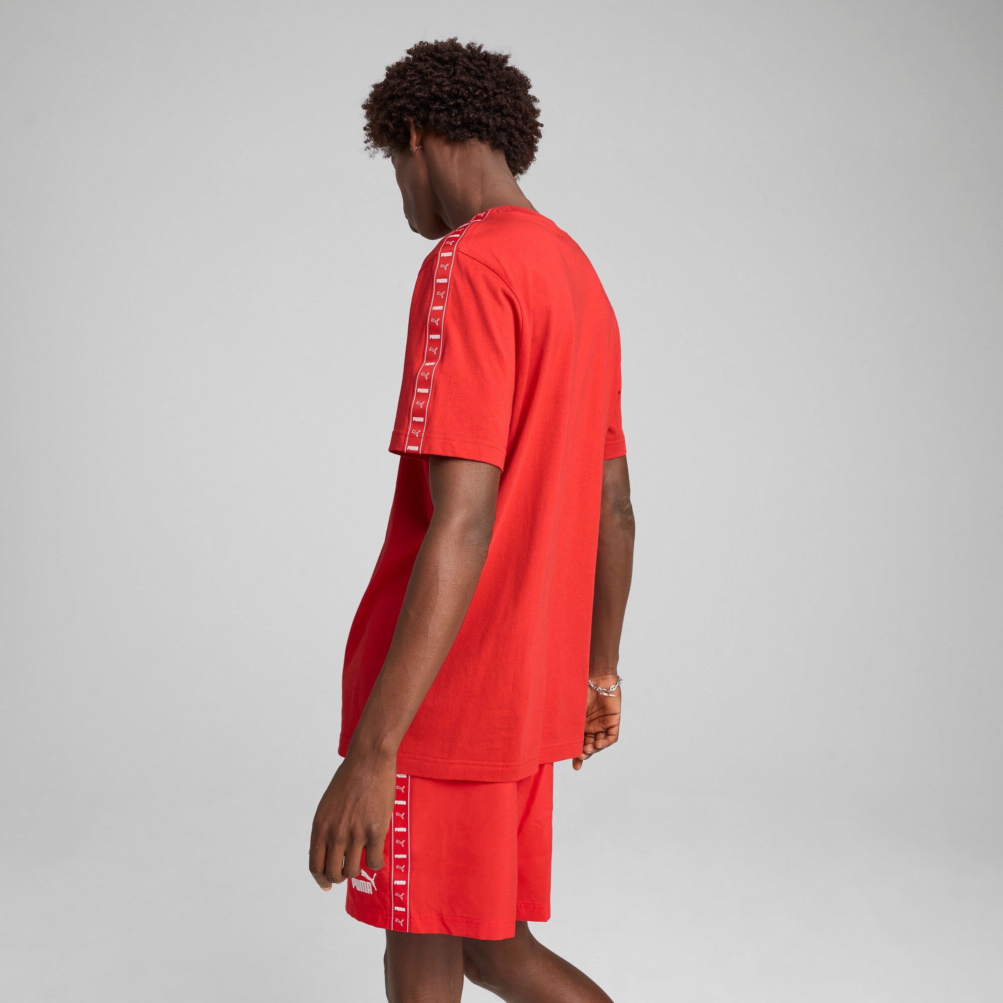Puma essentials tape tee in for all time red - Model Shot 02