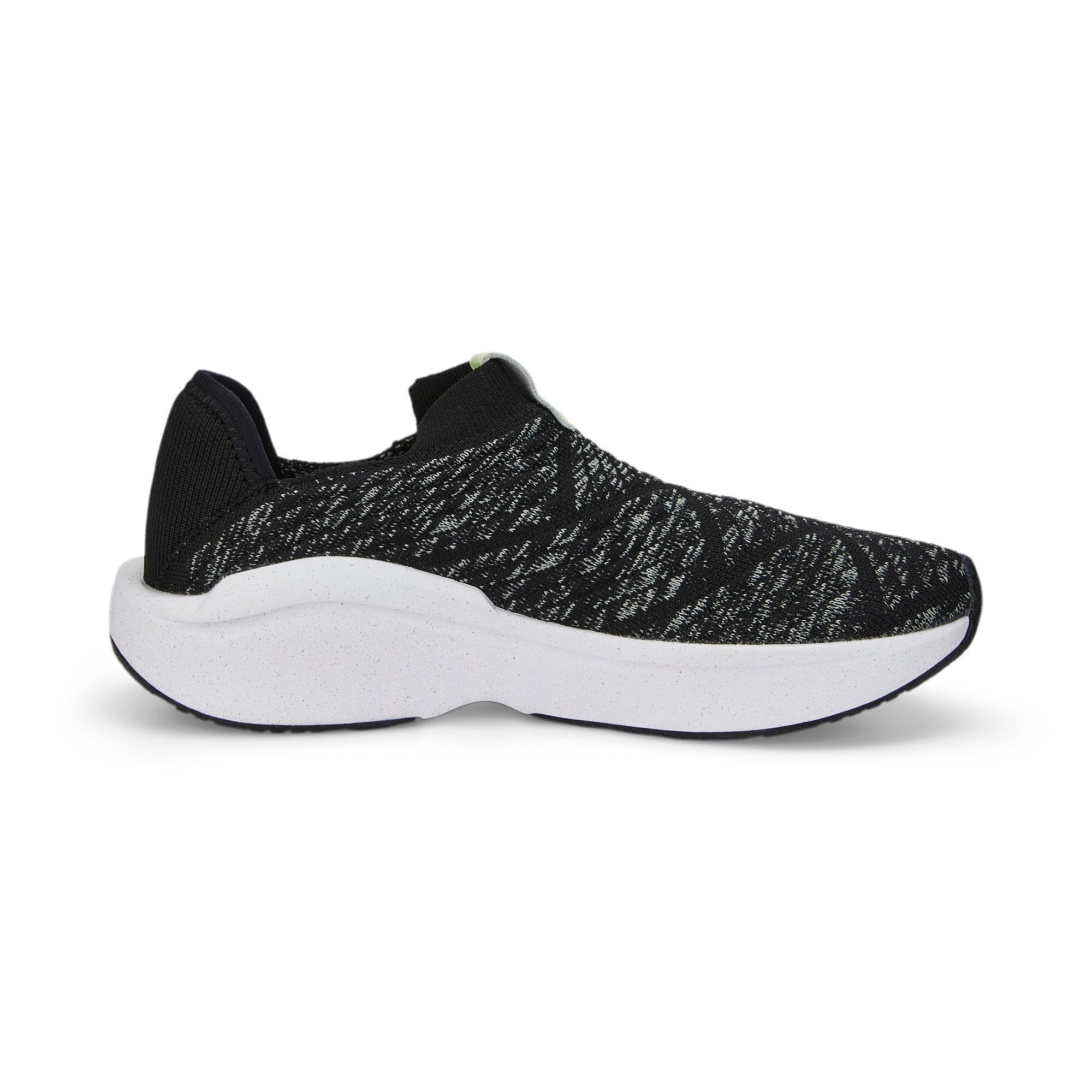 Puma training enlighten shoes in pink - Side View 03