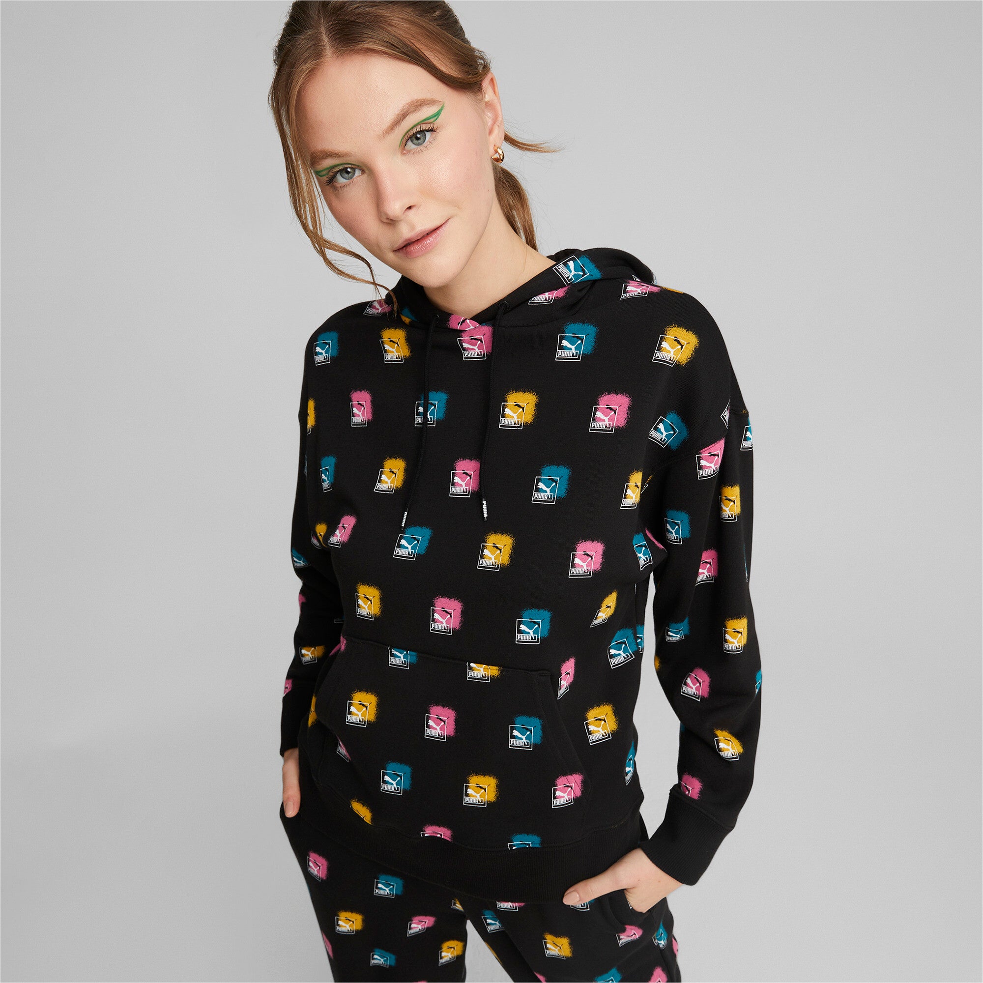 Puma brand love printed hoodie women in black - Model Shot 01