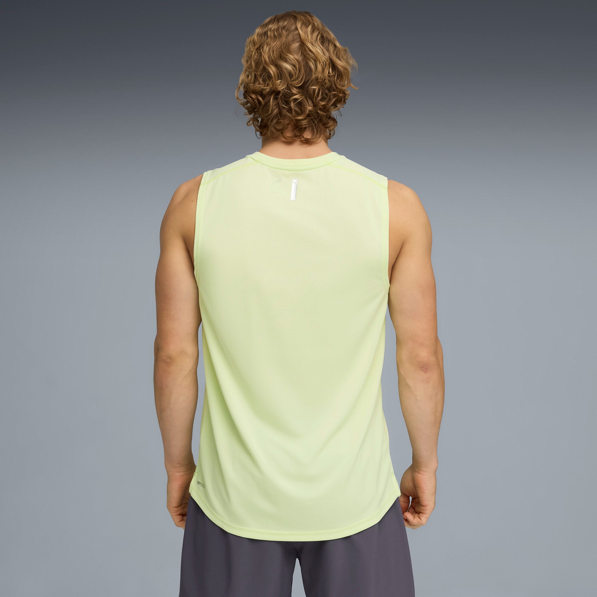 PUMA PWRTRAIN training tank men in apple spritz — model shot 2