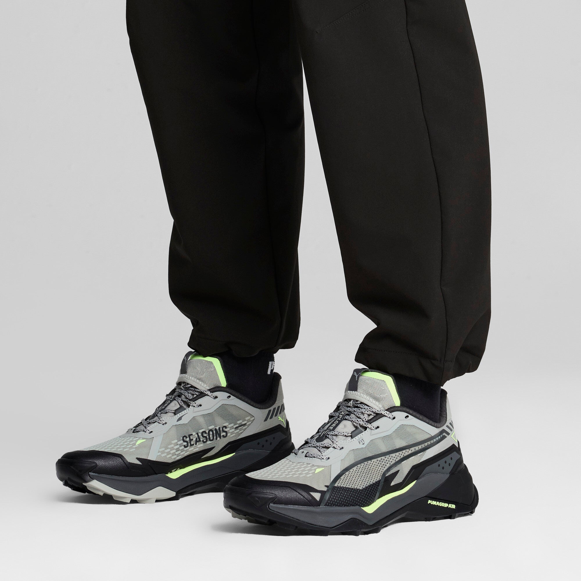 Puma explore NITRO™ 2 hiking shoes in smokey gray and black - Model Shot 01