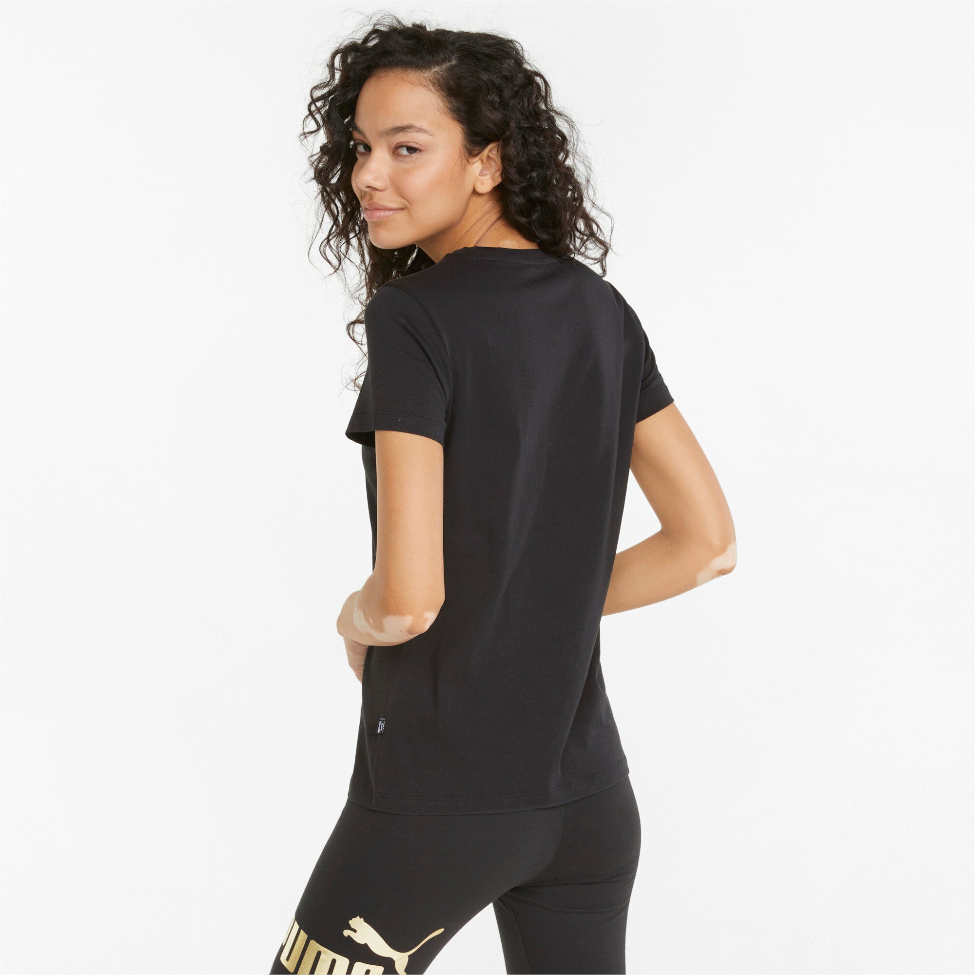 Puma essentials+ metallic logo tee women in black - Model Shot 02