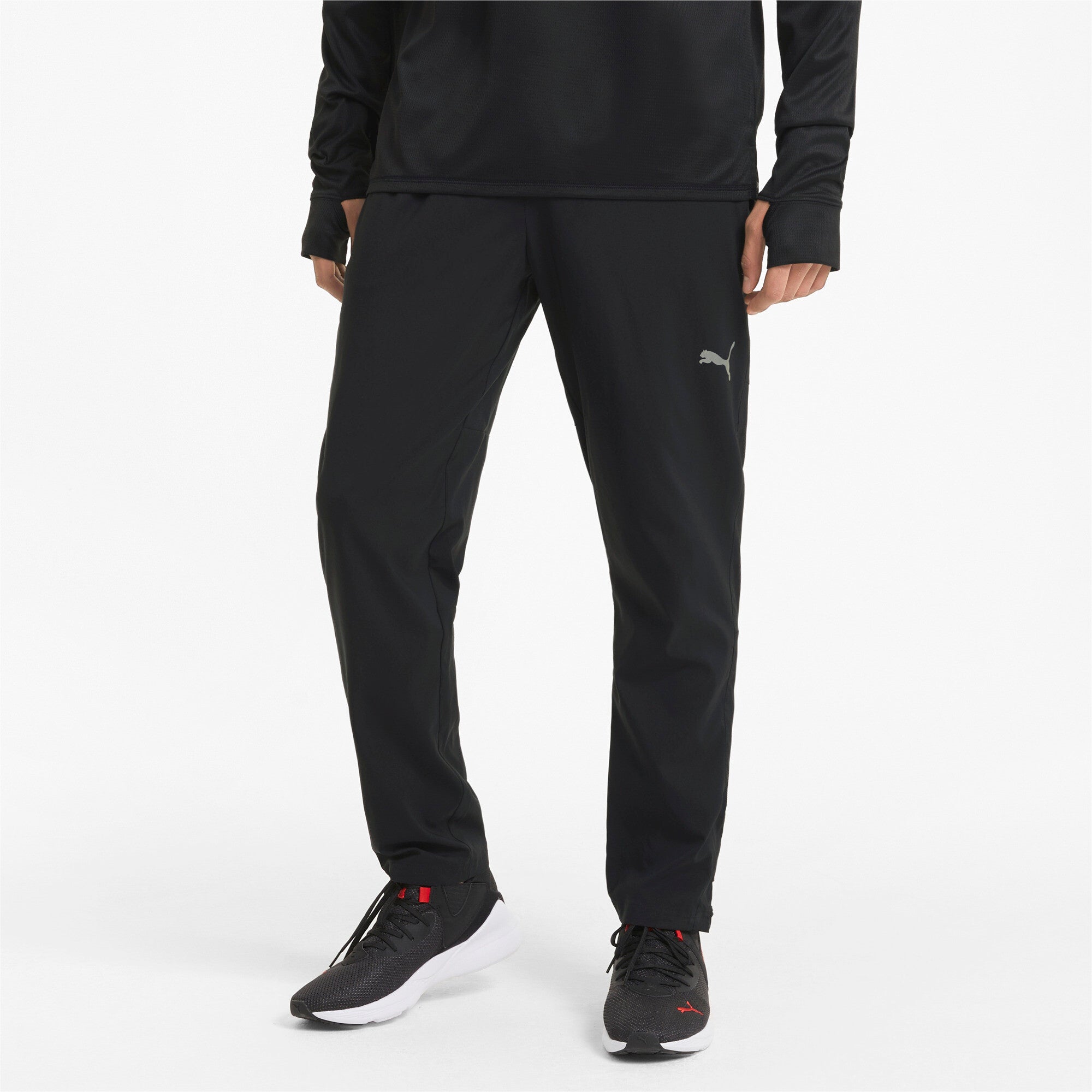 Puma running favourite tapered pants in black - Model Shot 01