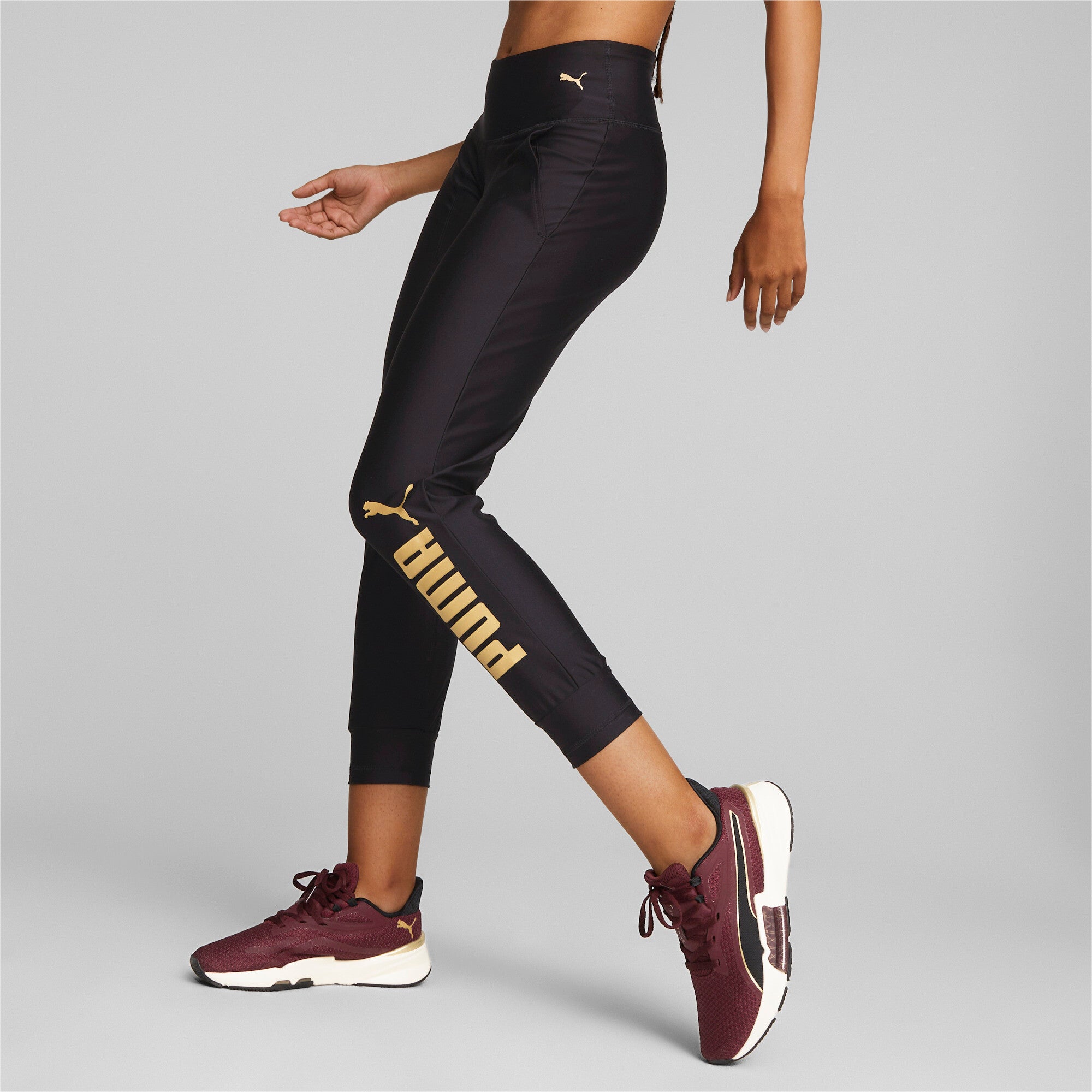 Puma fit eversculpt training joggers women in black - Model Shot 01