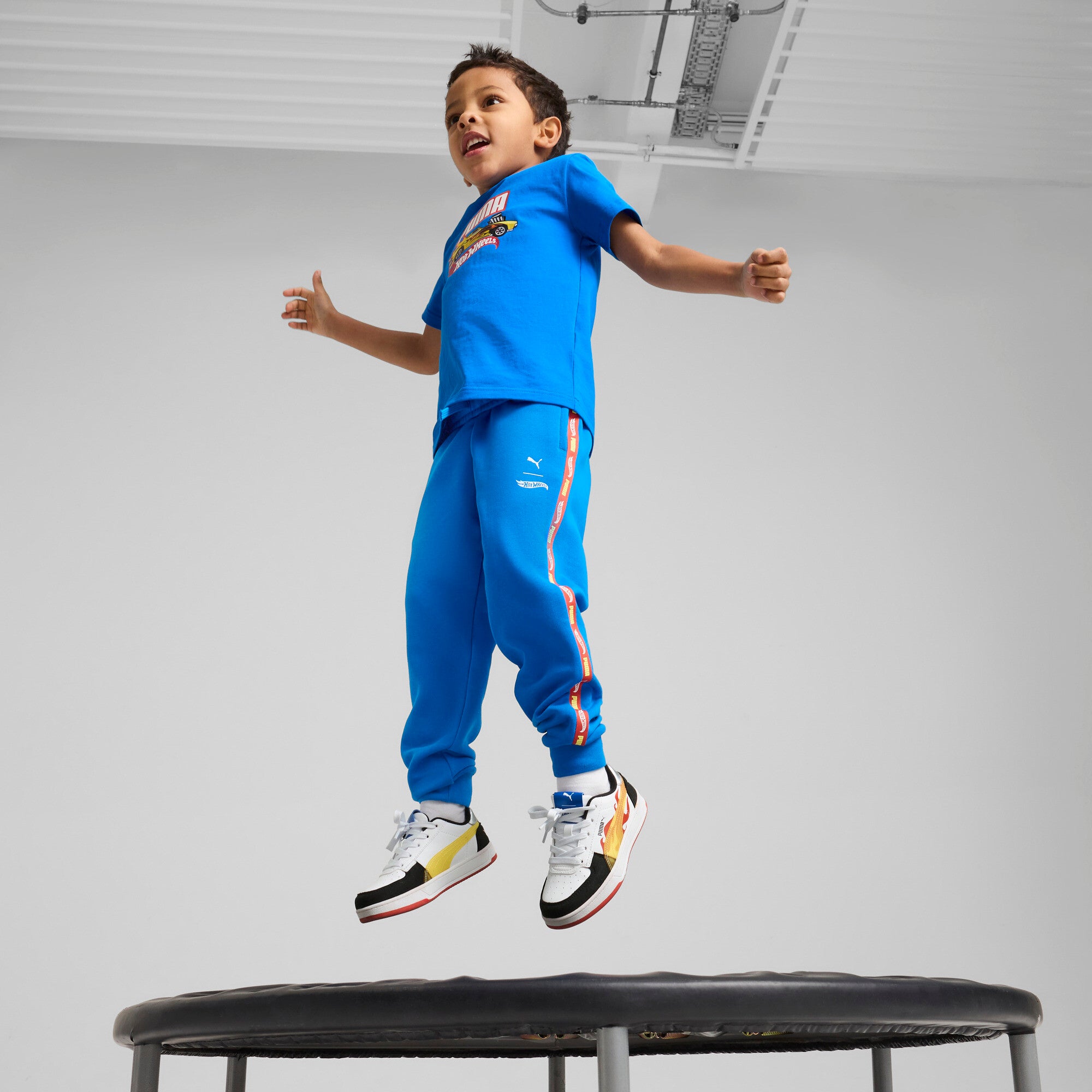 PUMA X HOT WHEELS™ sweatpants in light gray heather - team royal