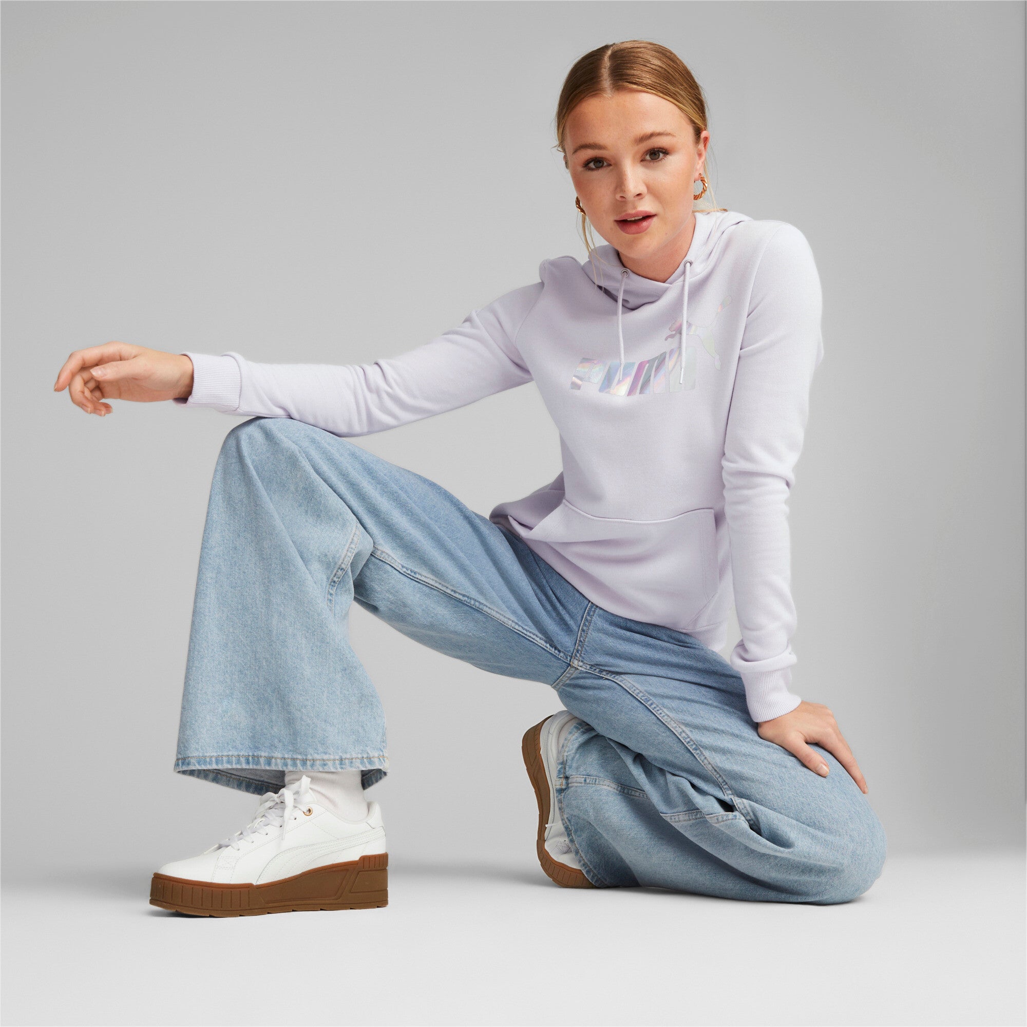 Puma essentials+ novashine french terry hoodie women in purple - Model Shot 01