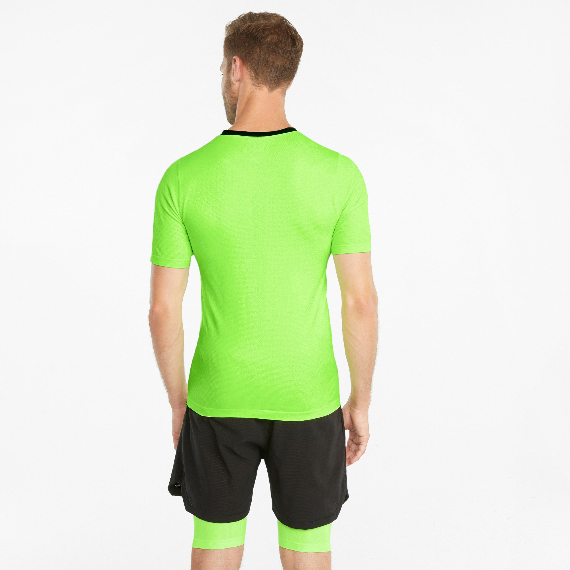 Puma training evoknit+ short sleeve tee in green - Model Shot 02