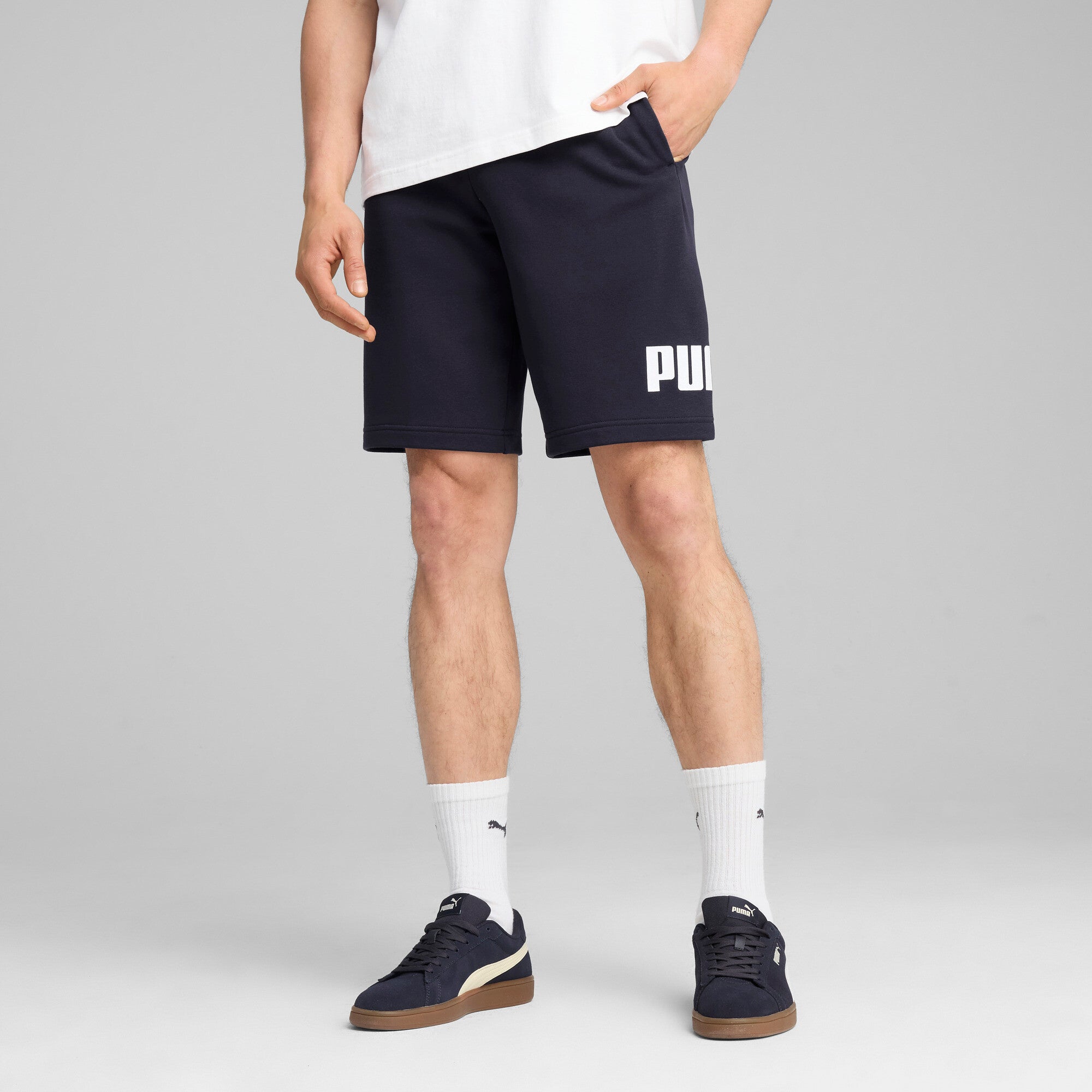 Puma essentials big no. 1 logo 10" shorts in black - Model Shot 01