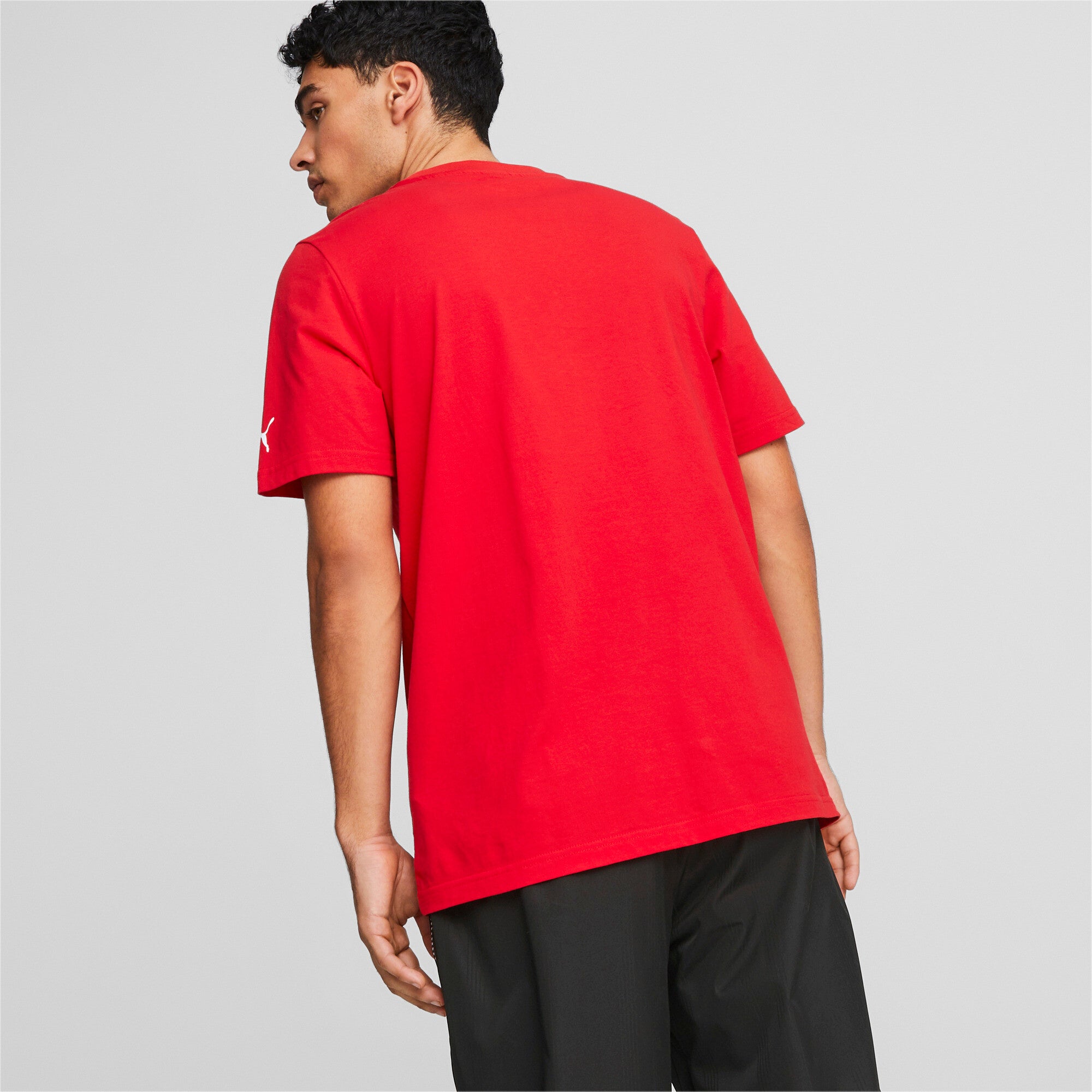 Puma scuderia ferrari race big shield tonal tee men in black - Model Shot 02