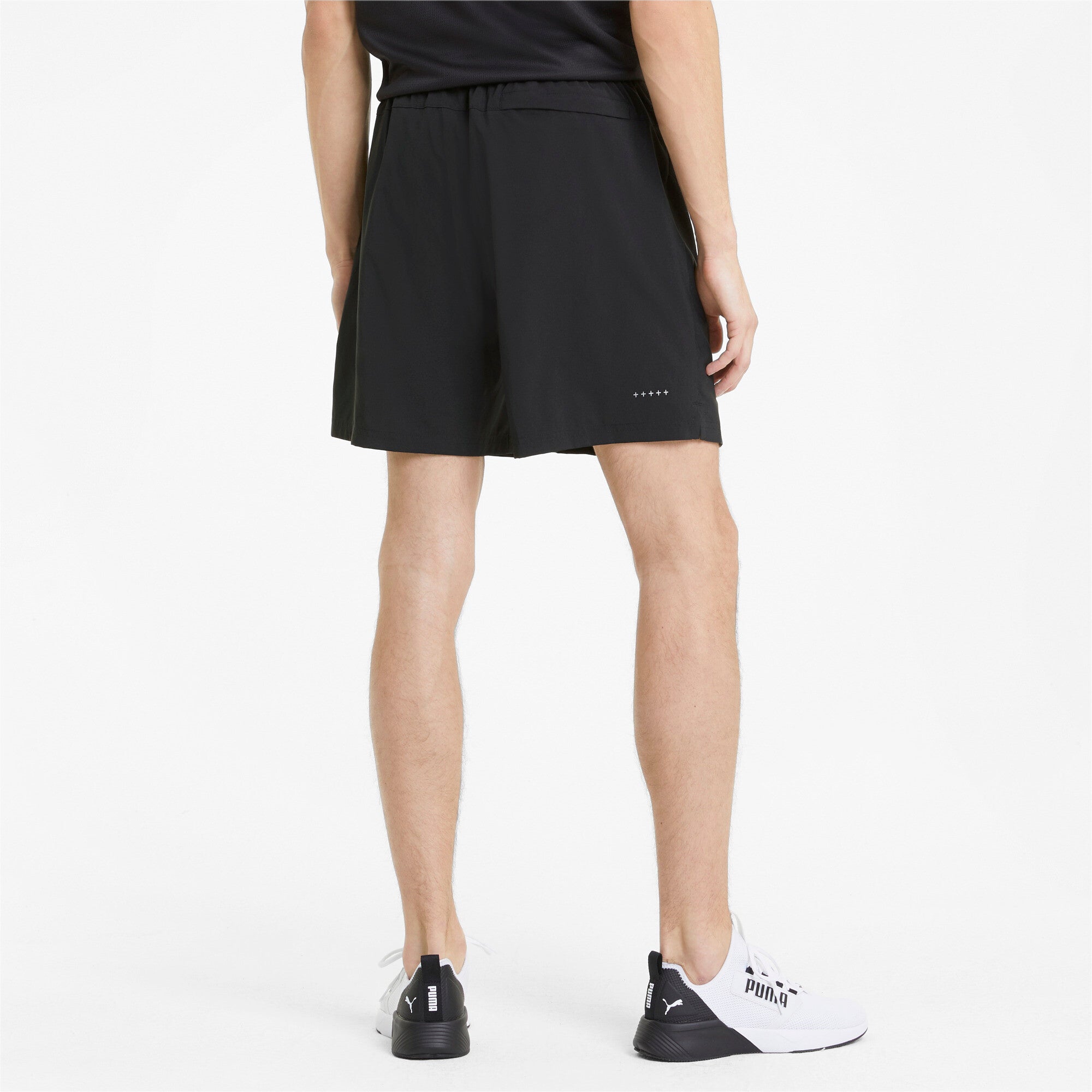 Puma running favourite woven 7" session shorts in black - Model Shot 02