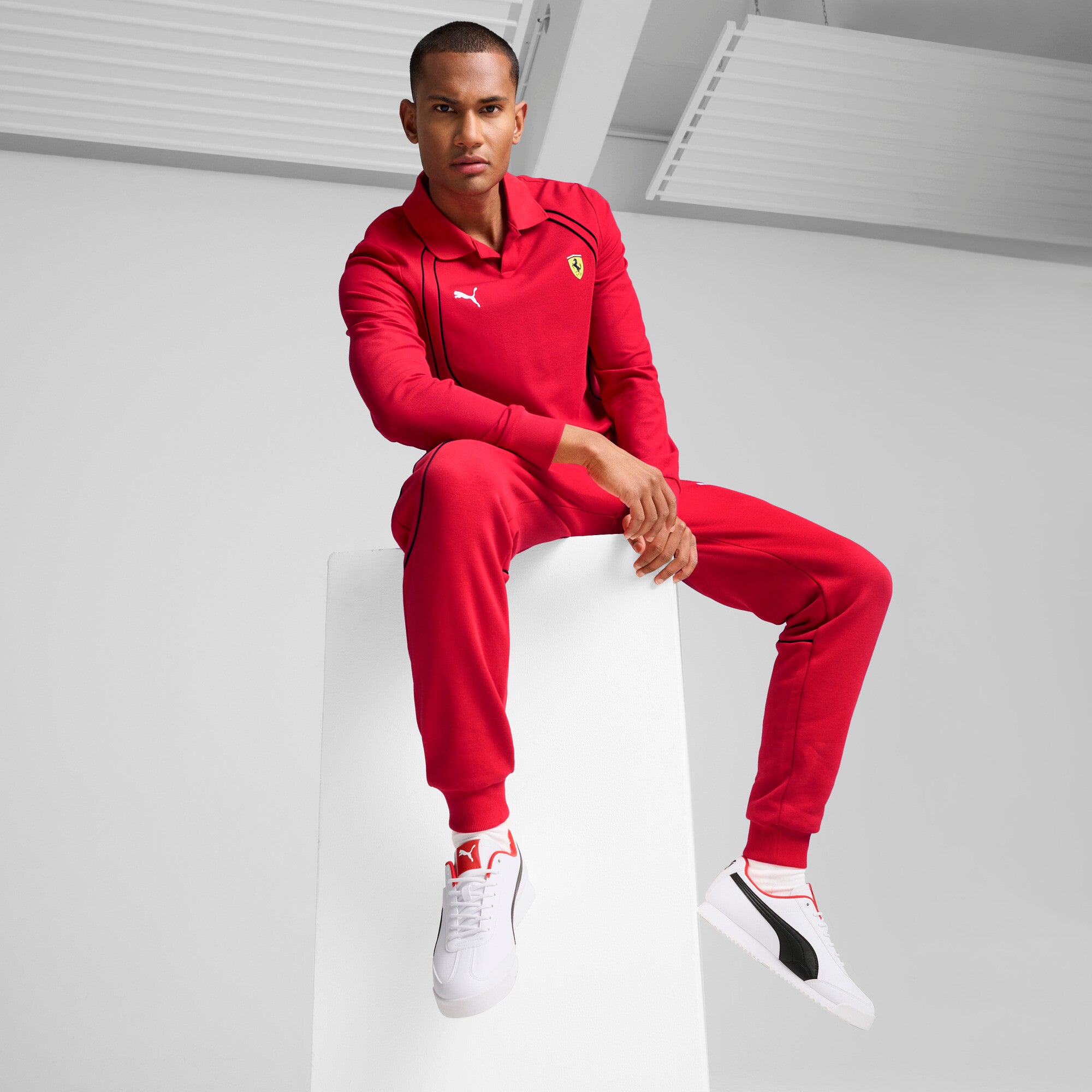 Puma scuderia Ferrari roma via sneakers in white and black - Model Shot 02