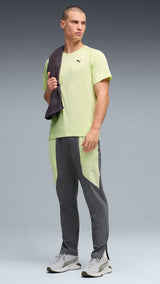 PUMA PWRTRAIN training tee men in apple spritz — model shot 3