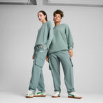 Puma essentials small no. 1 logo woven cargo pants in green moon - Model Shot 01
