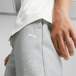 Puma classics sweatpants men in black - Model Shot 03