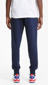 Puma essentials logo sweatpants in black - Model Shot 02