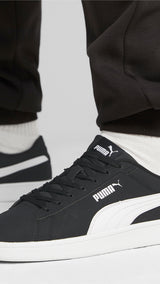Puma smash 3.0 buck sneakers in black - Model Shot 01