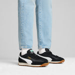 Puma easy rider vintage sneakers in black - Model Shot 01
