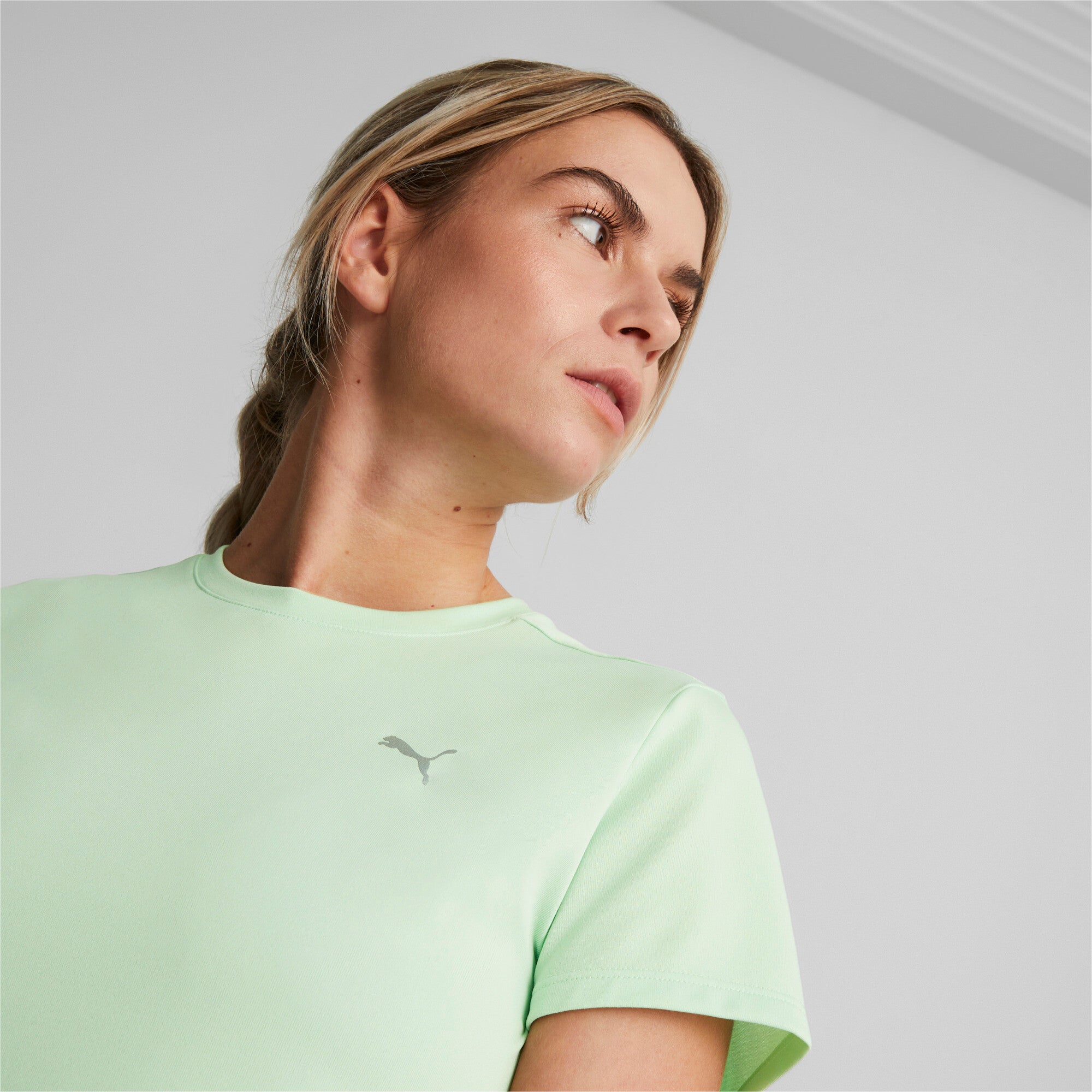Puma run favourite heather running tee women in black - Model Shot 02