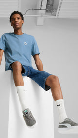 Puma suede classic sneakers in cast iron and white - Model Shot 02