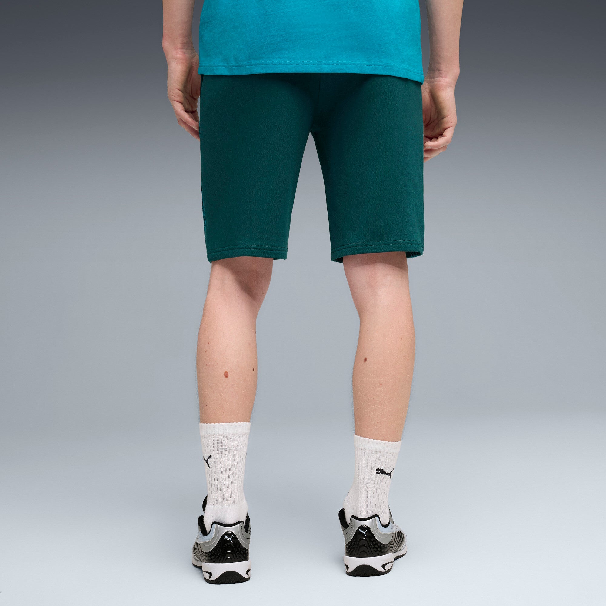 PUMA manchester city KING sweat shorts men in green and blue — model shot 2