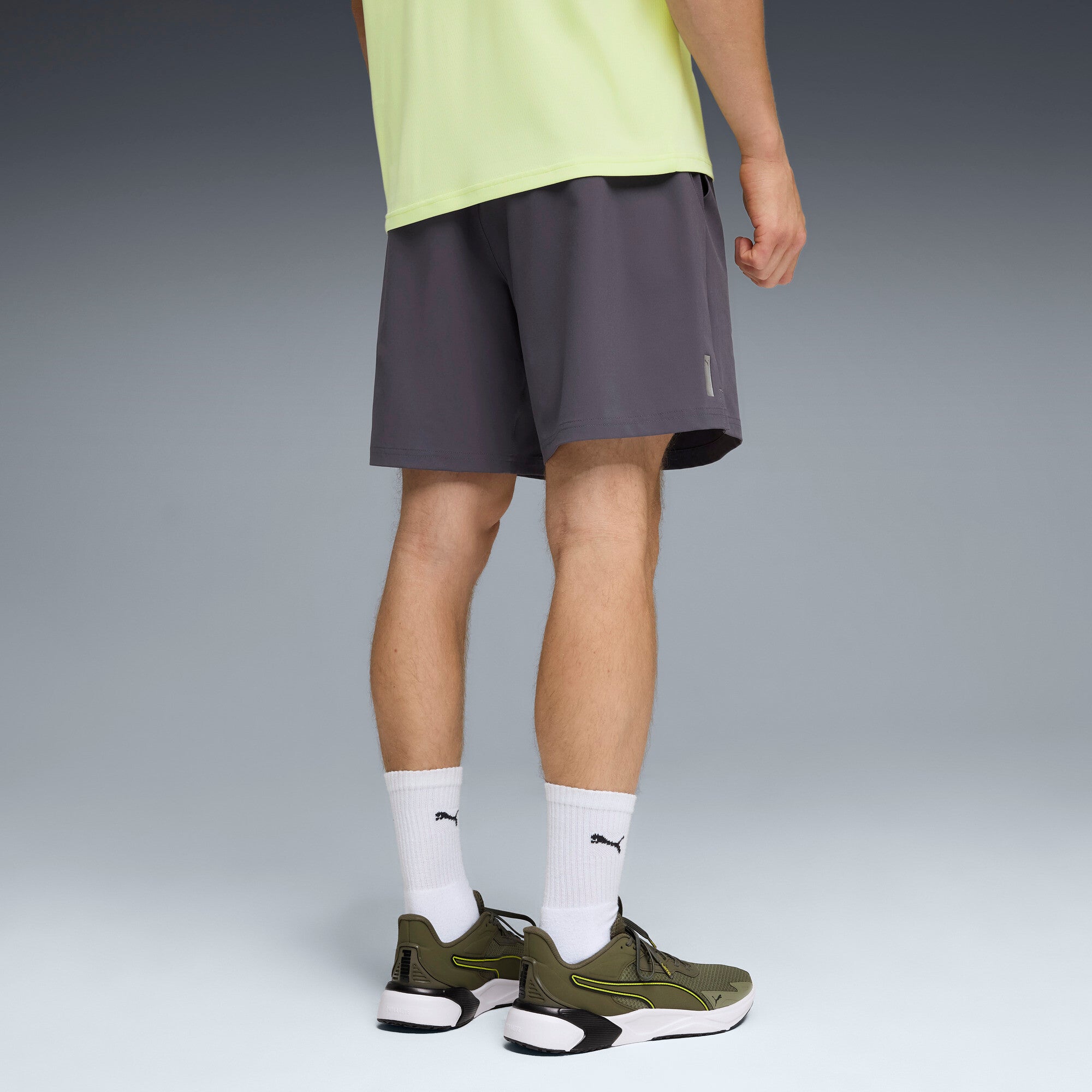 PUMA PWRTRAIN training shorts men in galactic gray — model shot 2