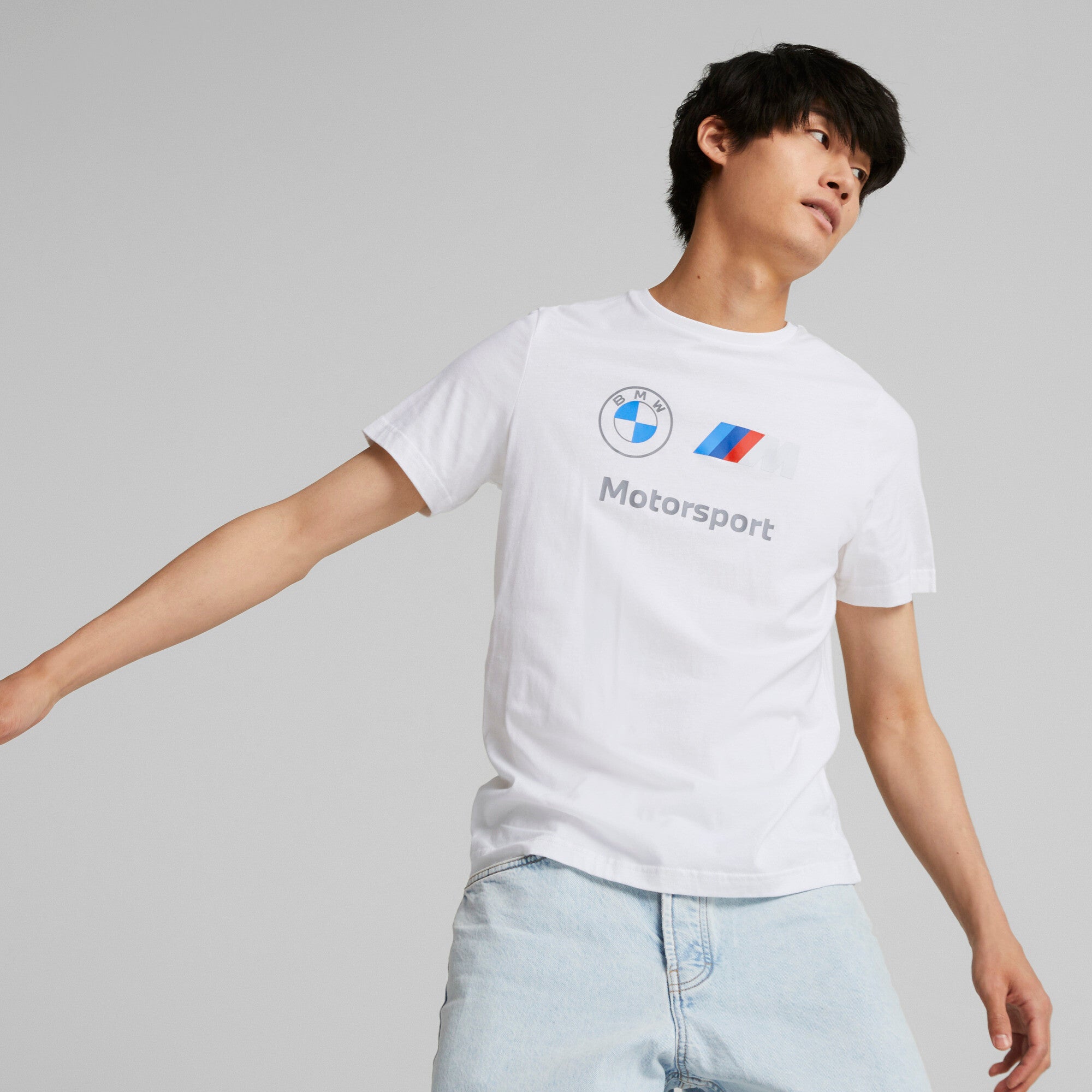 Puma BMW M motorsport essentials logo tee in black - Model Shot 01