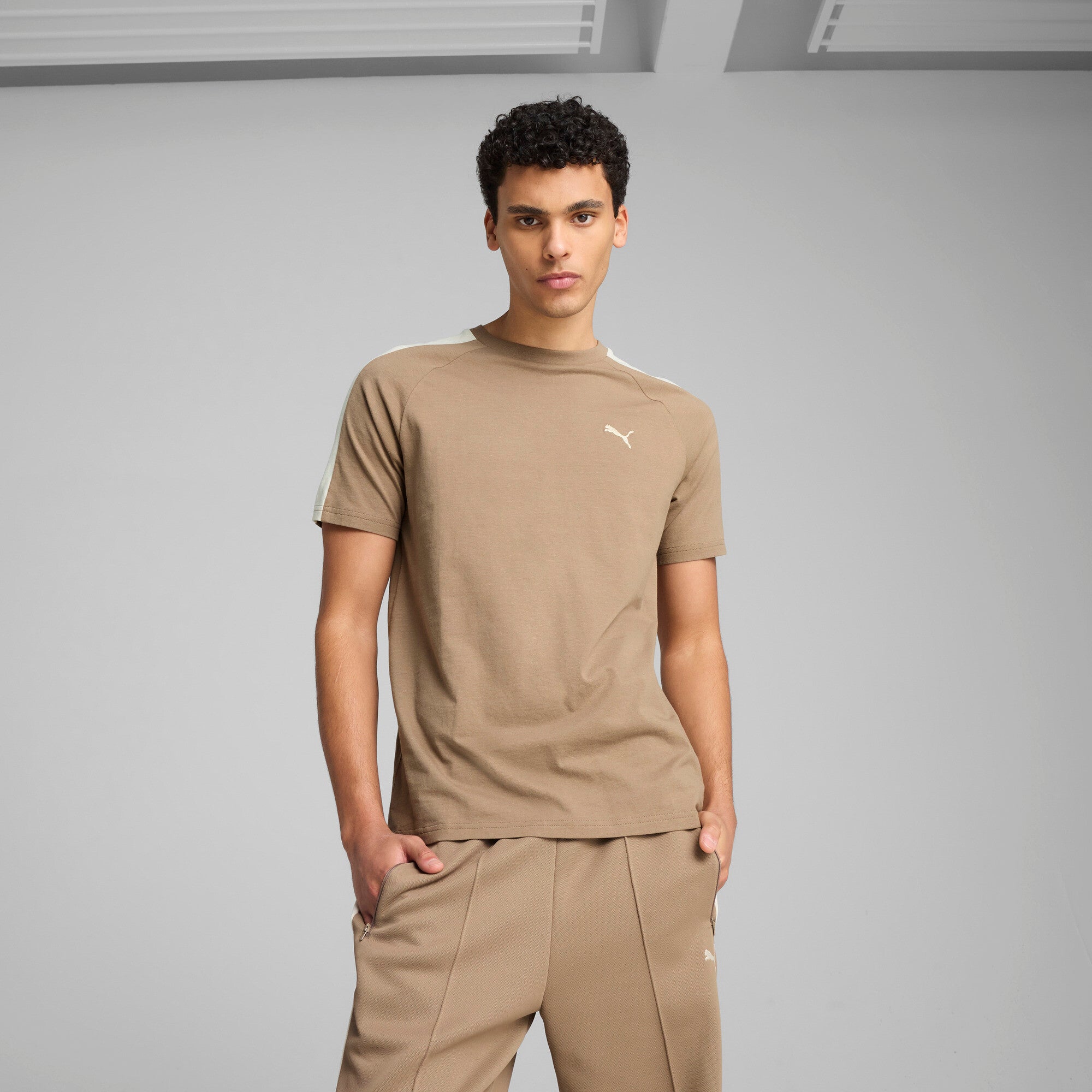 Puma T7 tee in totally taupe - Model Shot 01