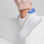 Puma mayze stack sneakers women in white - Model Shot 02