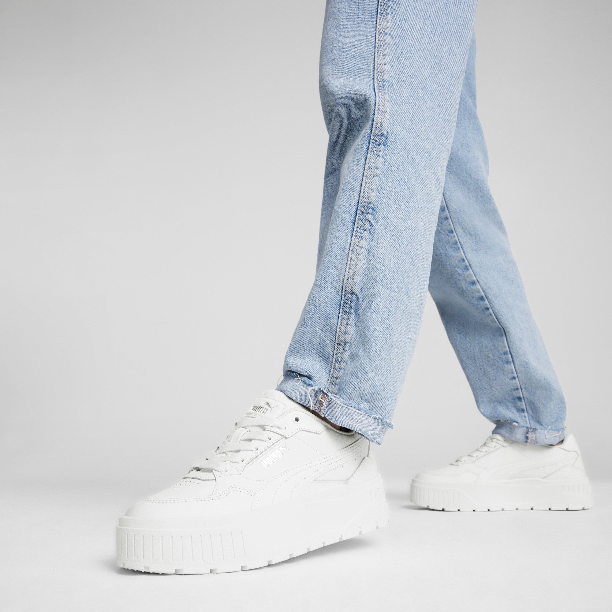 Puma karmen II idol sneakers in white - Model Shot 01