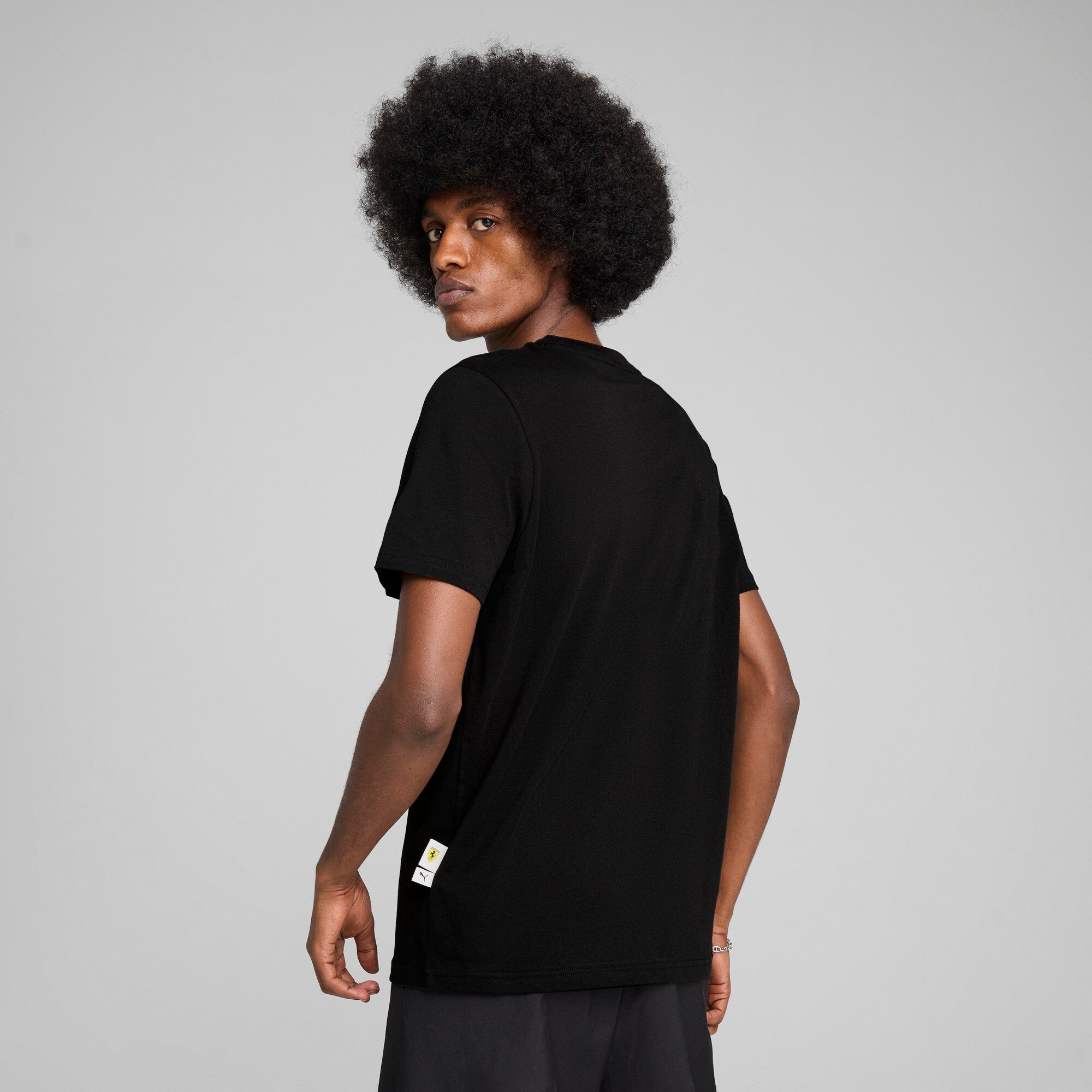 Puma scuderia Ferrari HP race big shield tee in black - Model Shot 02