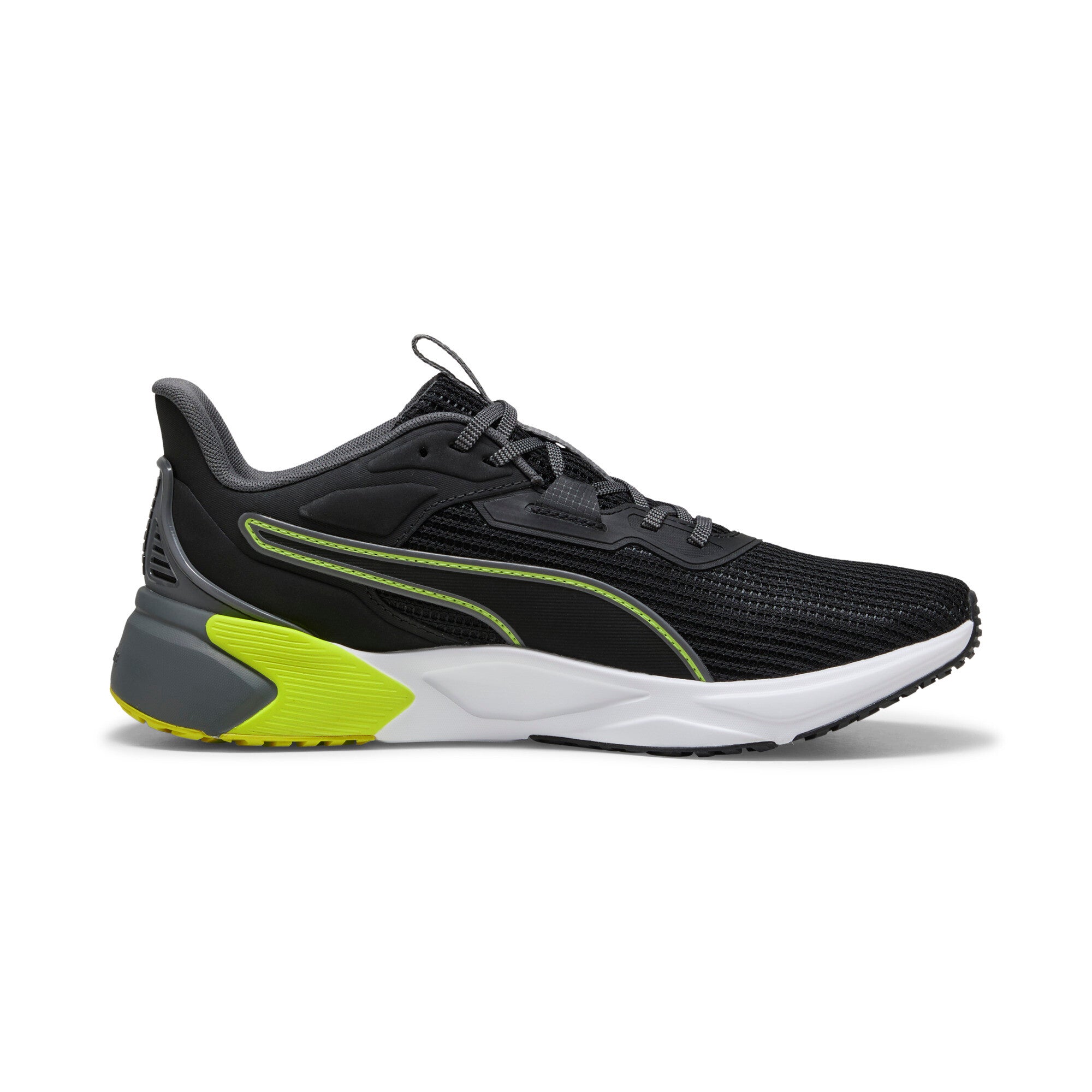 Puma training disperse xt 4 unwavered shoes in black - Side View 03