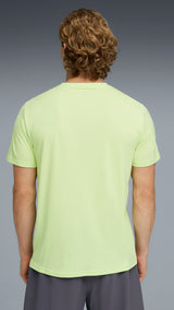 PUMA train all day essentials texture tee men in apple spritz — model shot 2