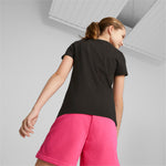 Puma classics graphic tee youth in black - Model Shot 02