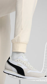 Puma essentials elevated pants in gray - Model Shot 02