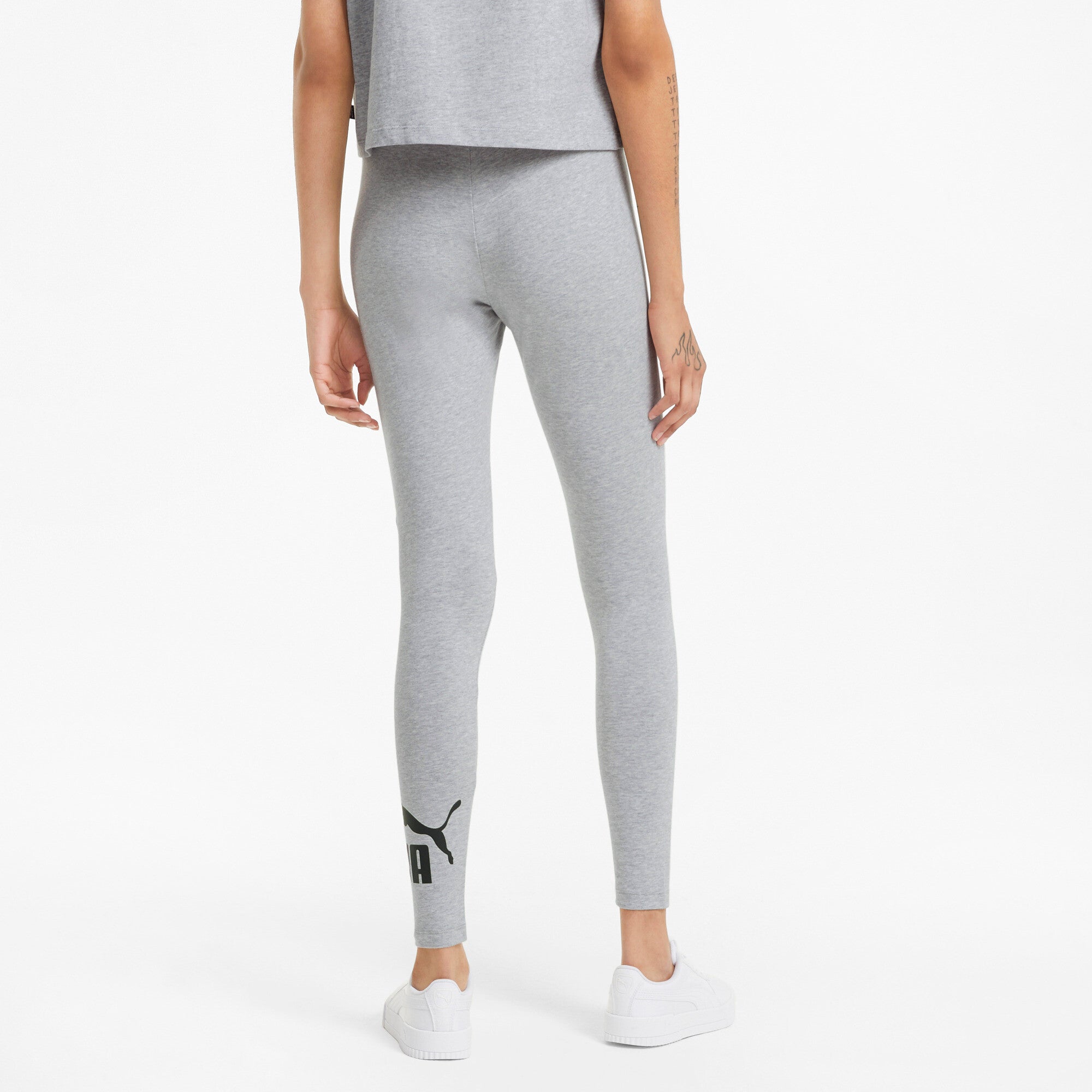 Puma essentials logo leggings women in gray - Model Shot 02