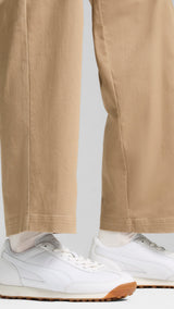 Puma easy rider leather sneakers in white - Model Shot 01