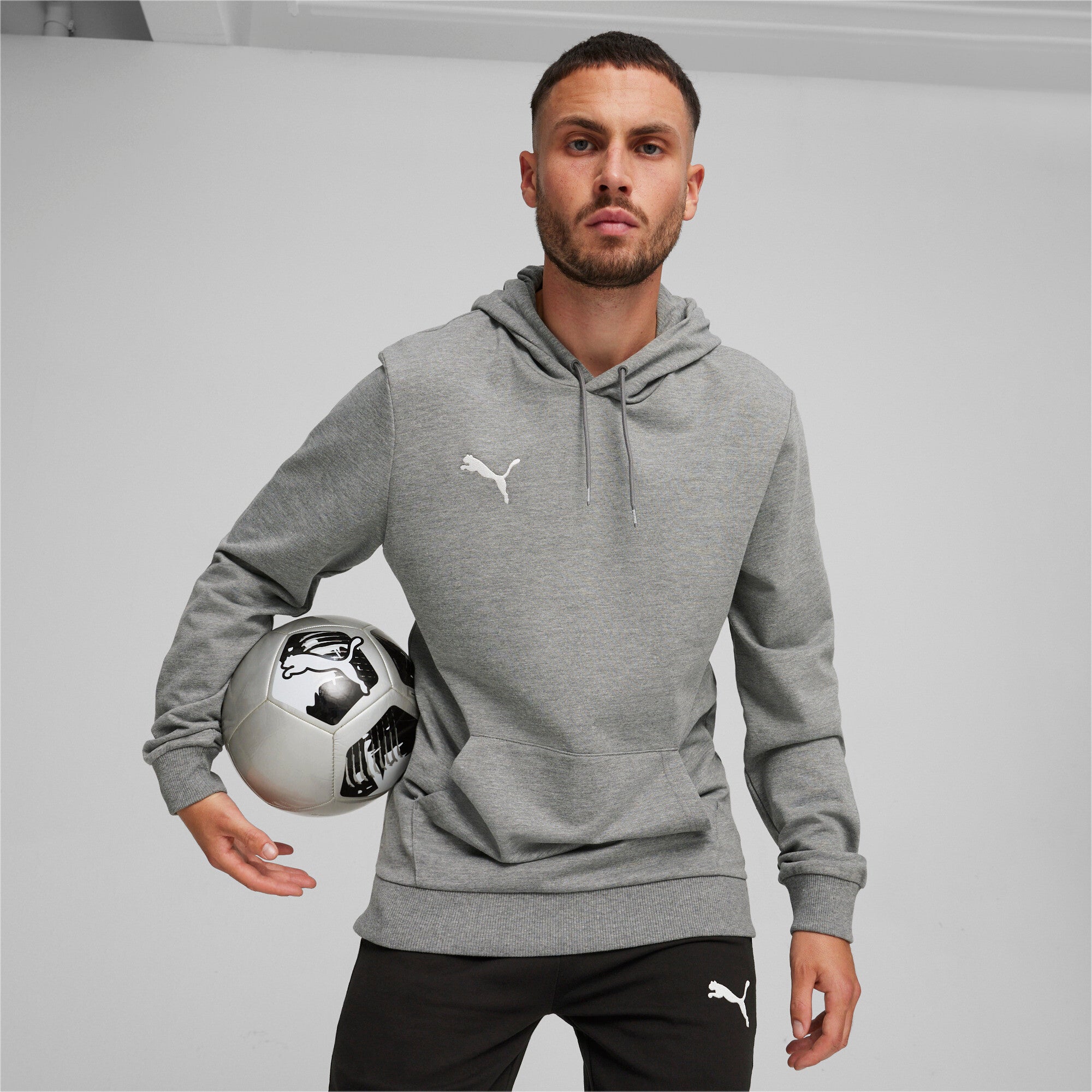 Puma teamGOAL casuals football hoodie in medium gray heather and white - Model Shot 01