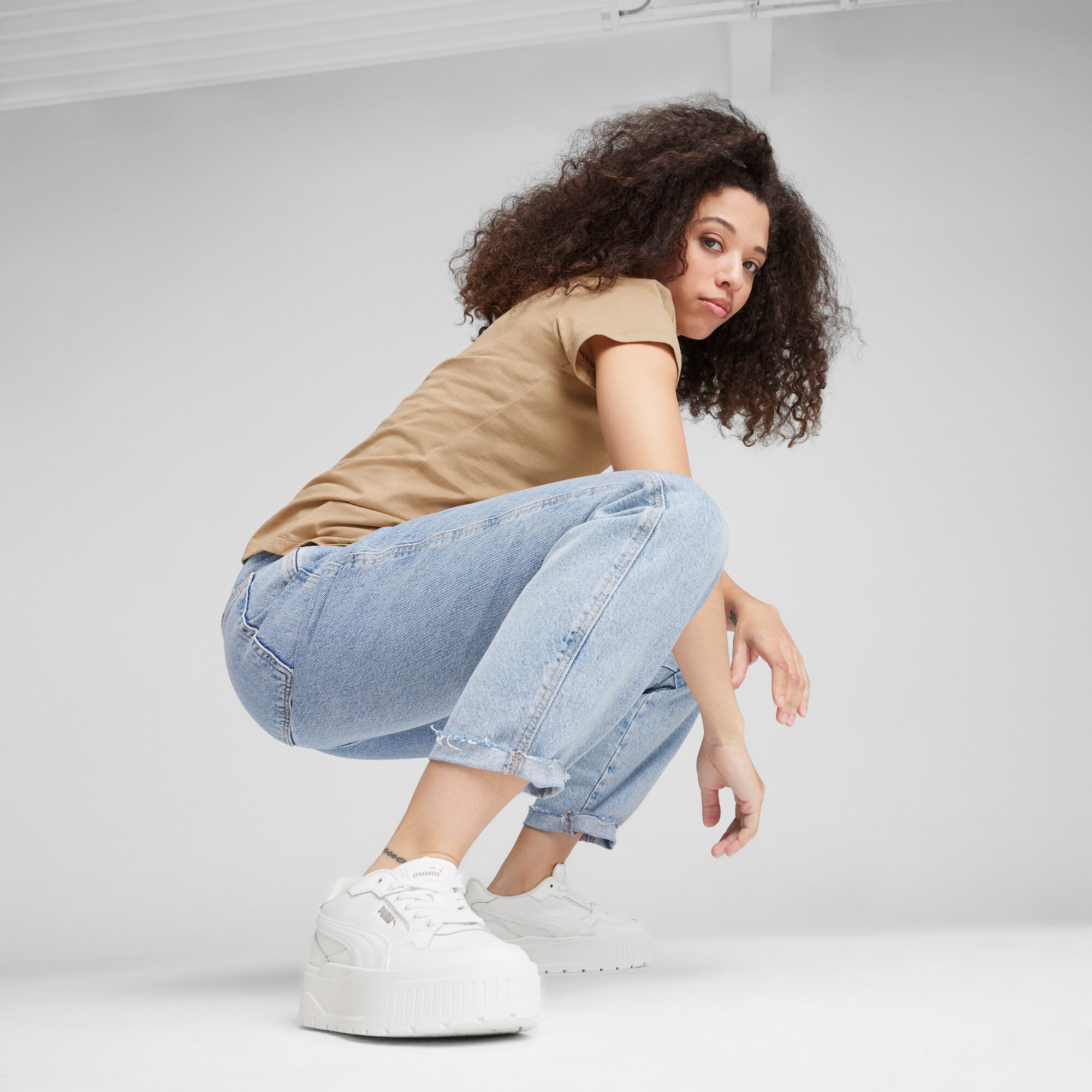 Puma karmen II idol sneakers in white - Model Shot 02