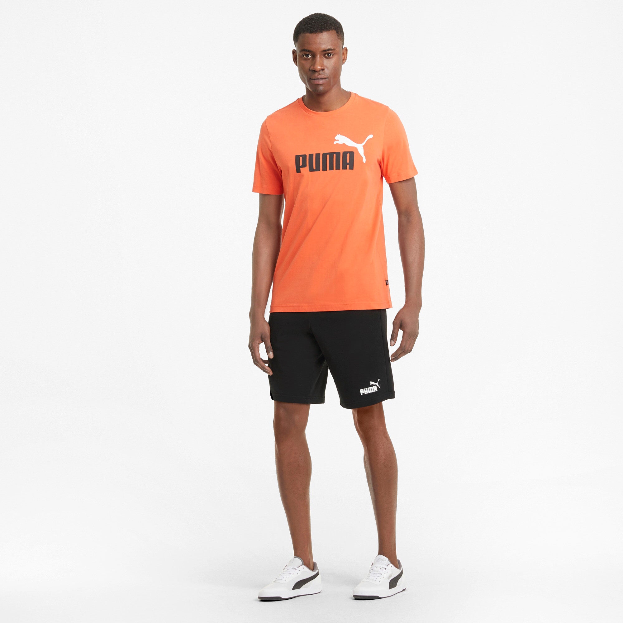 Puma essentials shorts in black - Model Shot 03