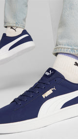 Puma smash 3.0 buck sneakers in black - Model Shot 01