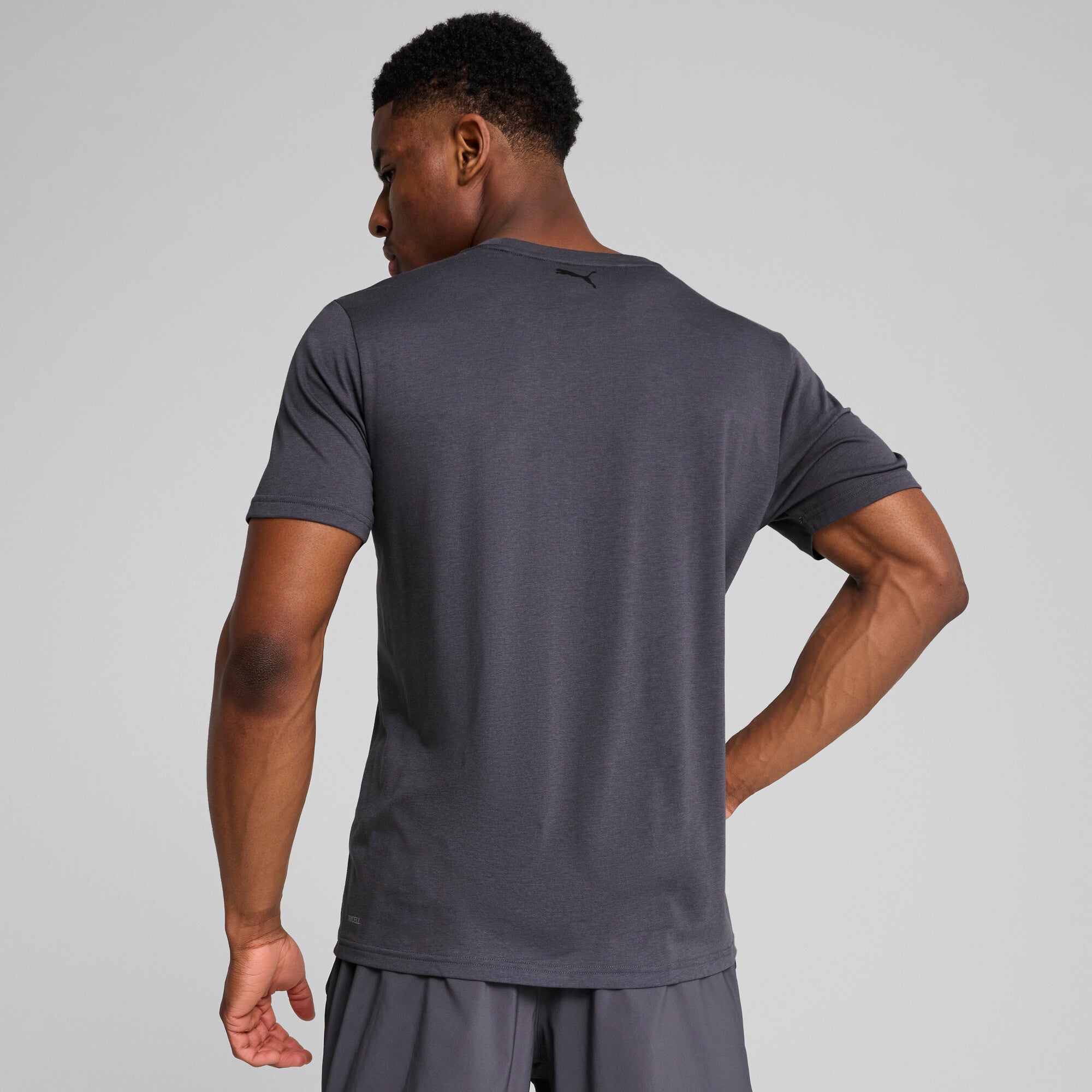 Puma tad tech triblend tee in galactic gray - Model Shot 02