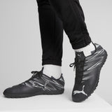 Puma football attacanto tt boots in black - Model Shot 01