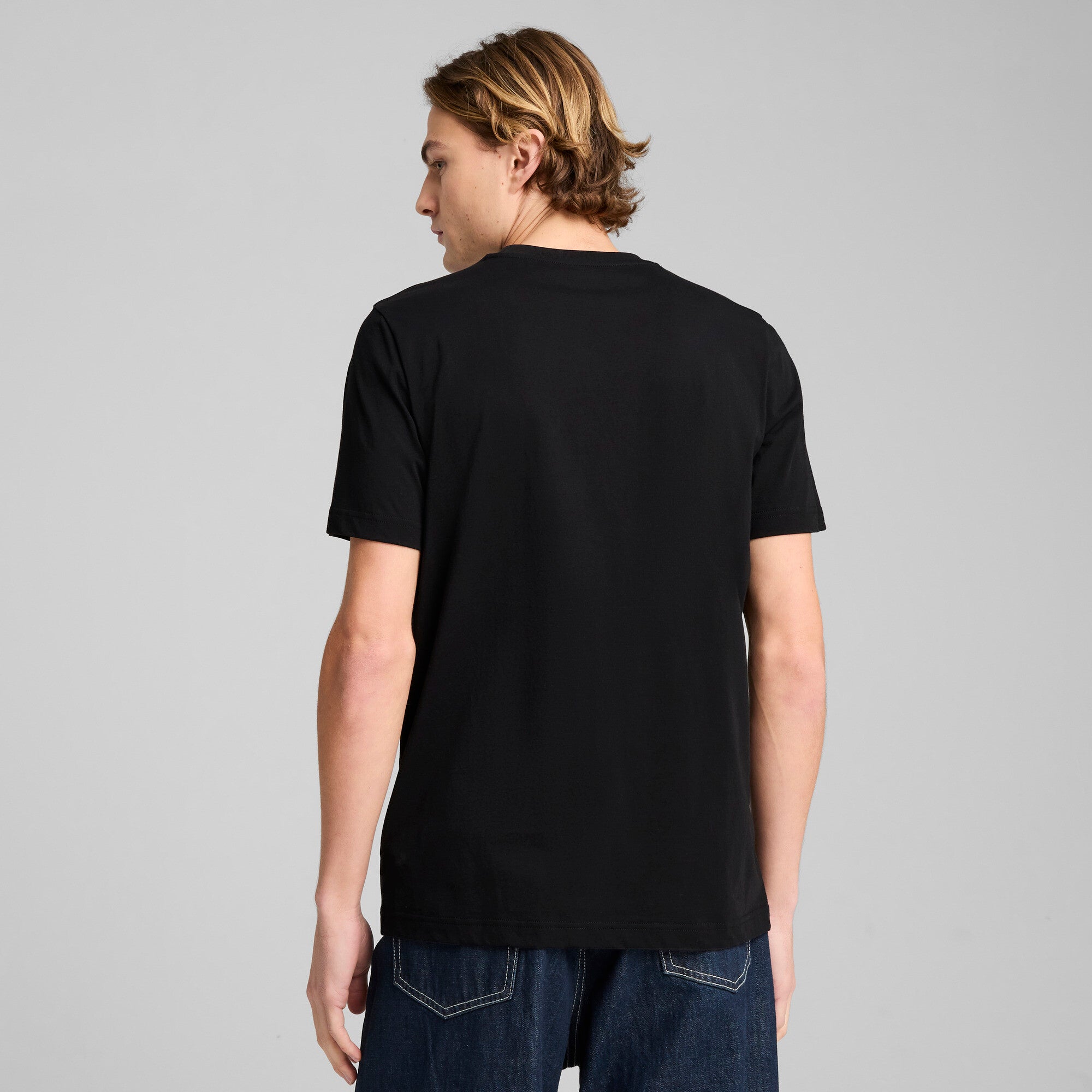 Puma football AC Milan ftblNRGY tee in black - Model Shot 02